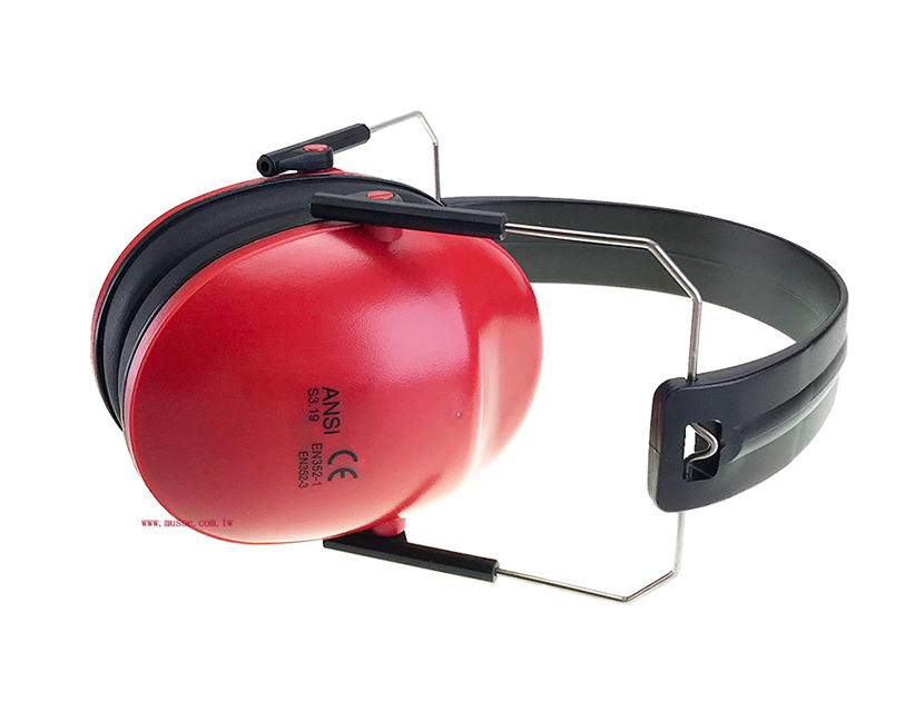 Lightweight ear muff