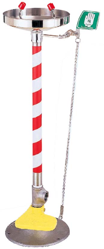 Pedestal mounted eyewash