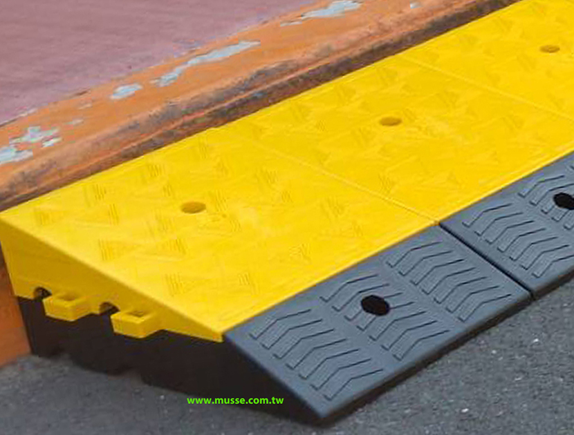 Durable PVC Car Ramp for Vehicles and Carts | MUSSE PPE